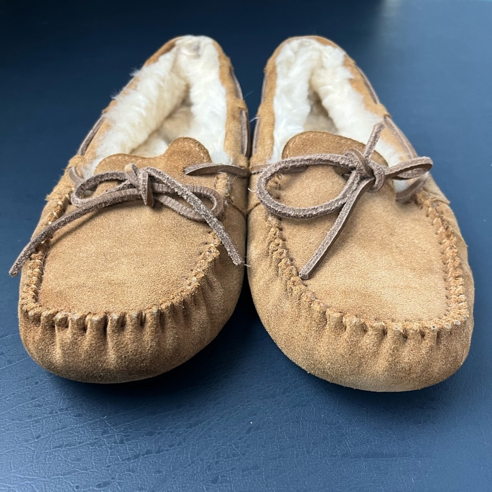 UGG Dakota cozy sherpa slipper - Picture 4 of 9